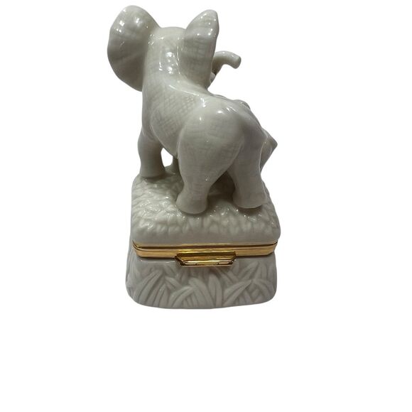 Lenox Treasures Tender Hearts Elephant Trinket Box with Pendant Charm EUC - Picture 4 of 9